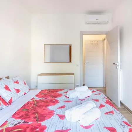 Parco Degli Acquedotti 2bedroom Апартаменты