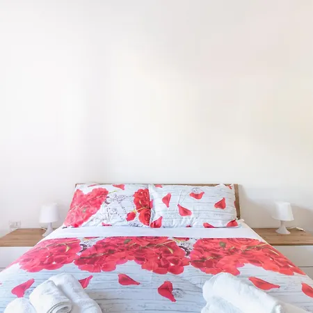 Апартаменты Parco Degli Acquedotti 2bedroom Рим