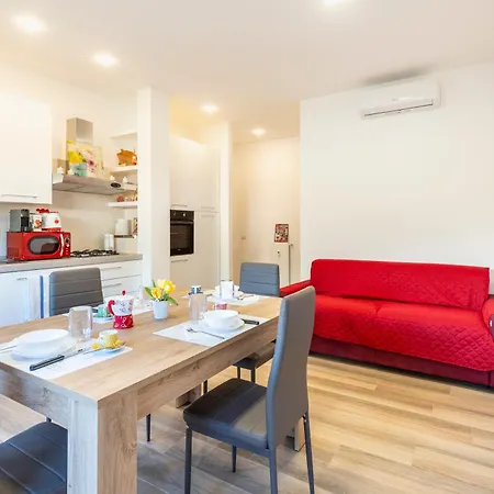 Parco Degli Acquedotti 2bedroom Апартаменты