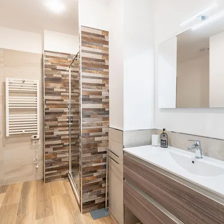 Parco Degli Acquedotti 2bedroom Апартаменты